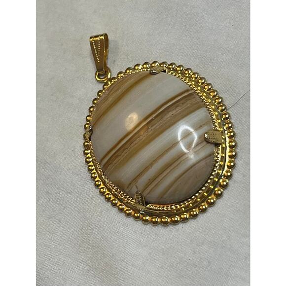 Artisan Jewelry - Striped Agate Pendant Necklace - Goldtone setting Vintage